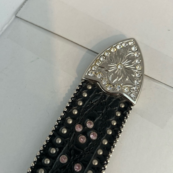 Womens Black Belt Pink,Blue & Silver Gems
W/ Interchangeable Buckle

Size L 41” - Picture 3 of 9